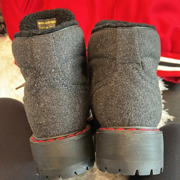 Prada Linea Rosa Felt Lace-Up
Shearling Fur-Lined Combat Boot - Picture 6 of 7